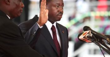 Vraie investiture au Nigeria, folklore en vue au Togo