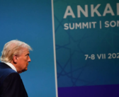 Donald Trump entre dans l’histoire comme l’homme qui aura accéléré la fin de l’hégémonie américaine [Par Dr Eloi Bandia Keita]